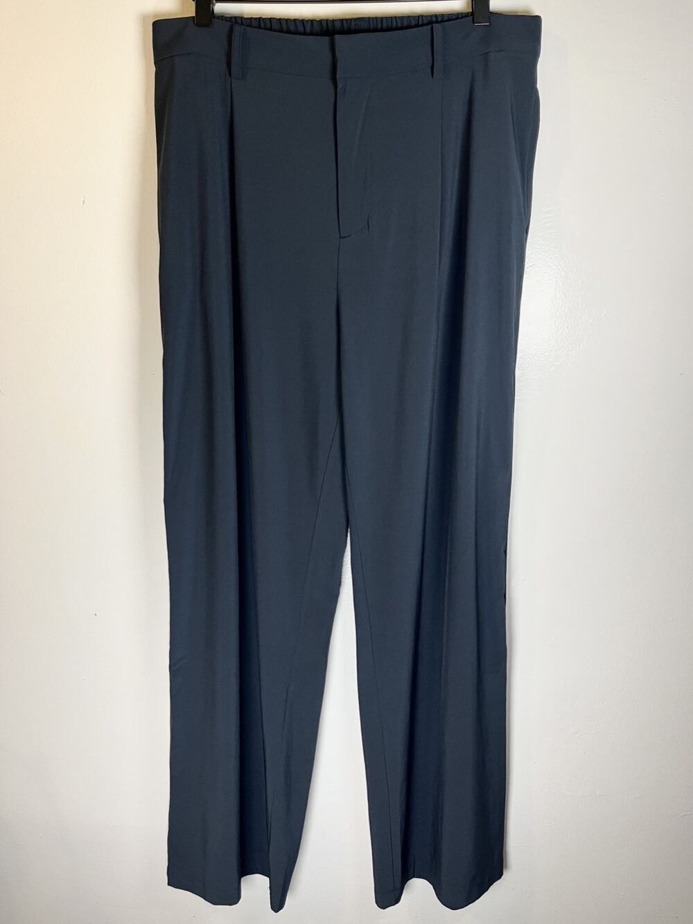 Vuori Villa Low Slung Wide Leg Trouser Pants Size XL Navy Lightweight Comfort